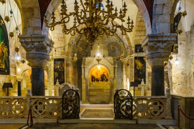 Kutsal mezarlık kilisesinin iç sahnesi, eski Kudüs şehri.