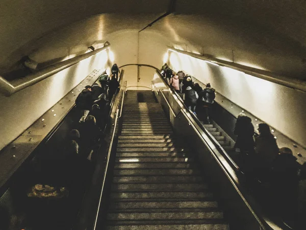 Athens Greece Janaury 2020 ギリシャ アテネ 電車の地下鉄駅でのインテリアナイトシーン — ストック写真