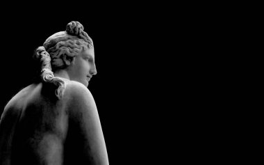 Beyaz arka planda izole edilmiş ünlü afrodit heykel