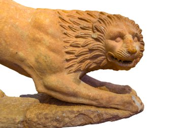 Aslan Yunan heykeli beyaz arkaplanda izole