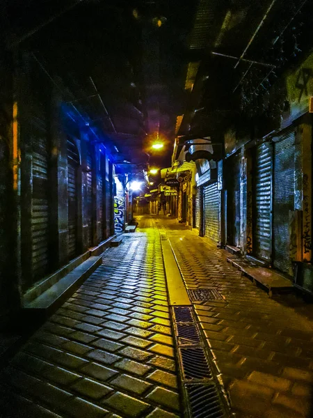 Atenas Grécia Janeiro 2020 Cena Noturna Urbana Vazia Mercado Pulgas — Fotografia de Stock