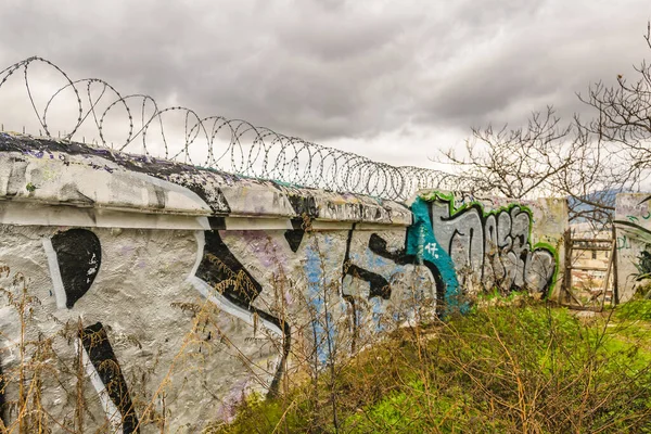 Atenas Grecia Diciembre 2019 Graffities Pathway Wall Famous Plaka Neighborhood —  Fotos de Stock