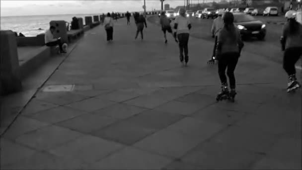 Montevideo Uruguay November 2020 Bicycle Point View Crowd Boardwalk Montevideo — Stockvideo