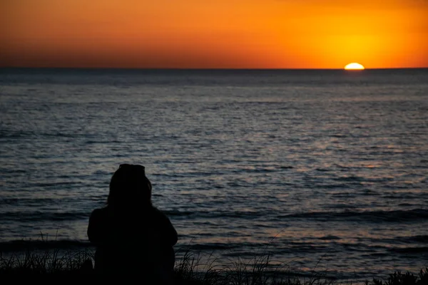 Vue Arrière Personne Silhouette Regarder Coucher Soleil Département Canelones Uruguay — Photo