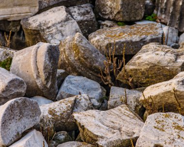 Büyük kaya heykel grupları harabeler, atletler, Yunanistan