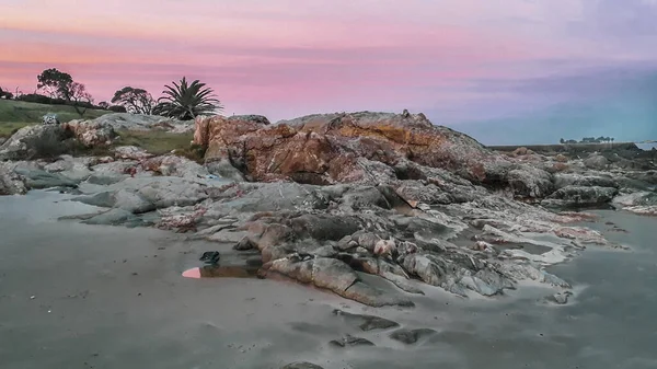 Порожній Скелястий Пляж Пейзаж Заходу Сонця Районі Букео Монтевідео Уругвай — стокове фото