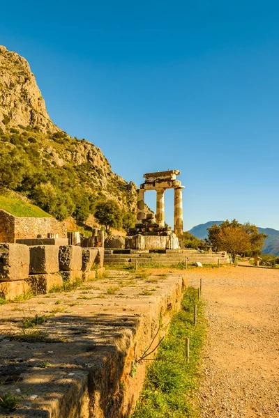 Sonnigen Tag Szene Berühmten Delfos Orakelgebäude Griechenland — Stockfoto