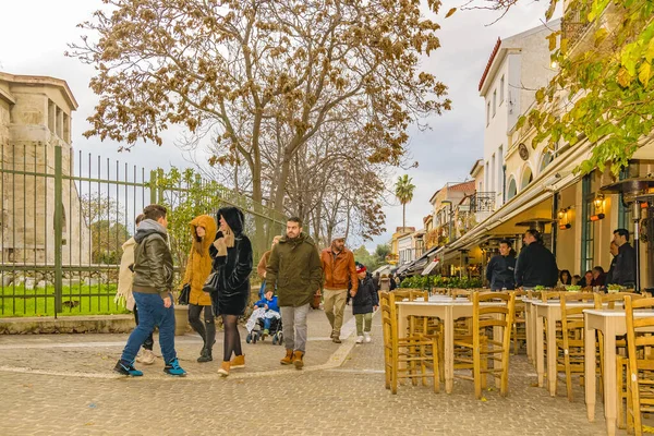 Atheny Greece Styczeń 2020 Miejski Zimowy Dzień Typowej Strefie Restauracji — Zdjęcie stockowe