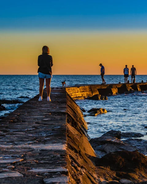 People Breakwater Coast Montevideo — Stock Photo, Image