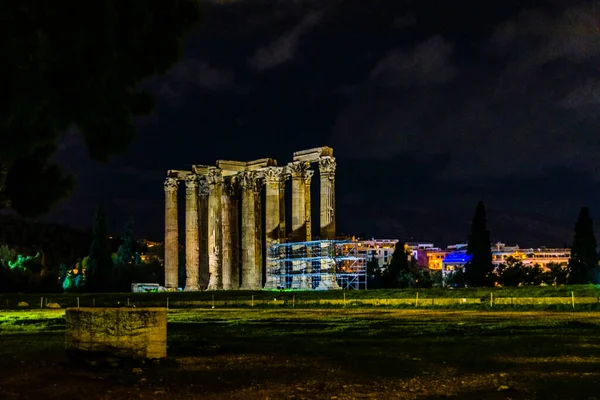 Night Scene Olympische Zeus Tempel Ruïne Monument Gelegen Athene Stad — Stockfoto