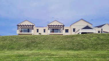 Tepedeki şık daireler, Punta del este şehri, uruguay