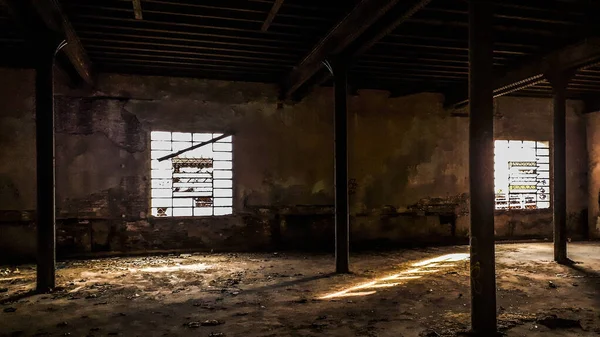 Interior Vazio Edifício Abandonado Danificado Montevideo Cidade Uruguai — Fotografia de Stock