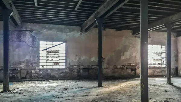 Interior Vazio Edifício Abandonado Danificado Montevideo Cidade Uruguai — Fotografia de Stock