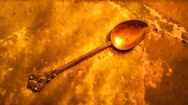 Metal işlemeli retro stil kaşık üstü görünümü