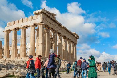 ATHENS, GREECE, HAZİRAN - 2020 - Atina Akropolü 'ndeki ünlü partenon binası,