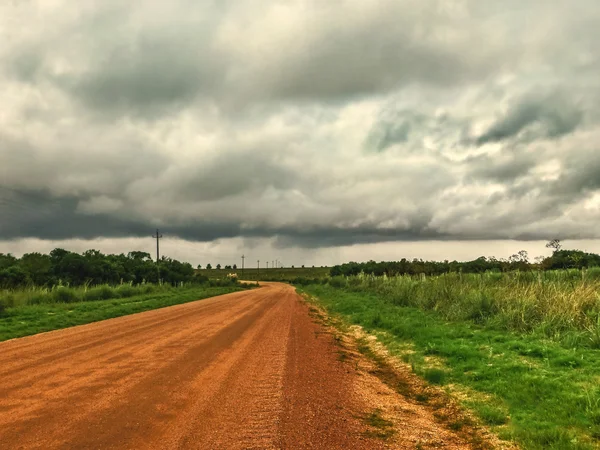 Lege onverharde weg — Stockfoto