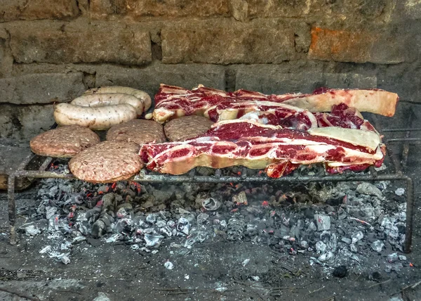 Carne pronta para assar — Fotografia de Stock