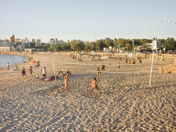 体育在蒙得维的亚海滩 — 图库照片