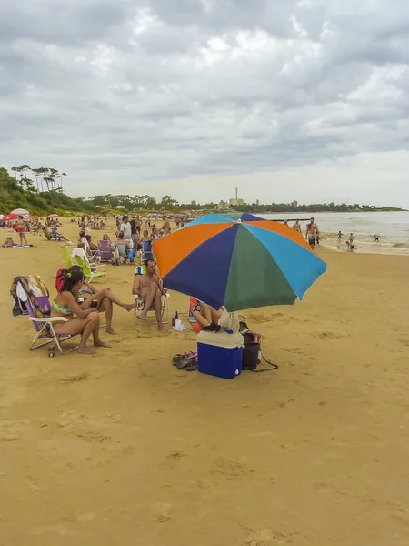 Personas en la playa de Uruguay —  Fotos de Stock