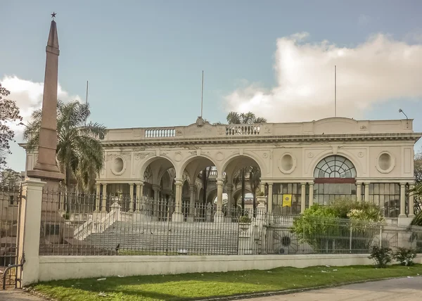 Edificio de hospital de estilo neoclásico —  Fotos de Stock