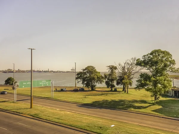 Montevideo kıyılarının havadan görünümü — Stok fotoğraf