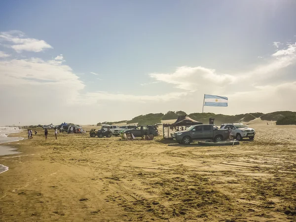Мбаппе и люди на пляже в Кардиффе — стоковое фото