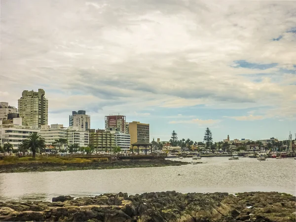 Edificios modernos en la costa —  Fotos de Stock