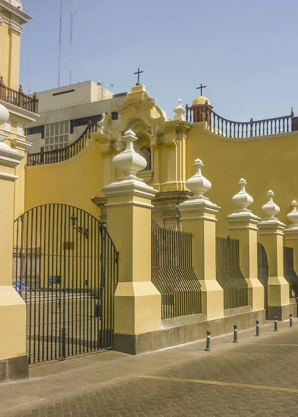 Iglesia de Estilo Colonial en la Ciudad de Lima — Foto de Stock