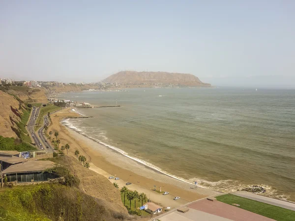 Luftaufnahme der Pazifikküste in Lima-Stadt — Stockfoto