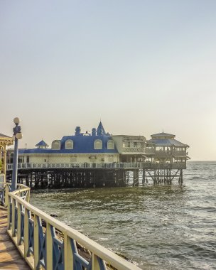 lima Peru denizin ortasında bina