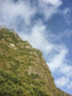 büyük dağlar tren penceresinden görüntülemek