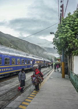 Ollantaytambo Istasyonu terk Tren