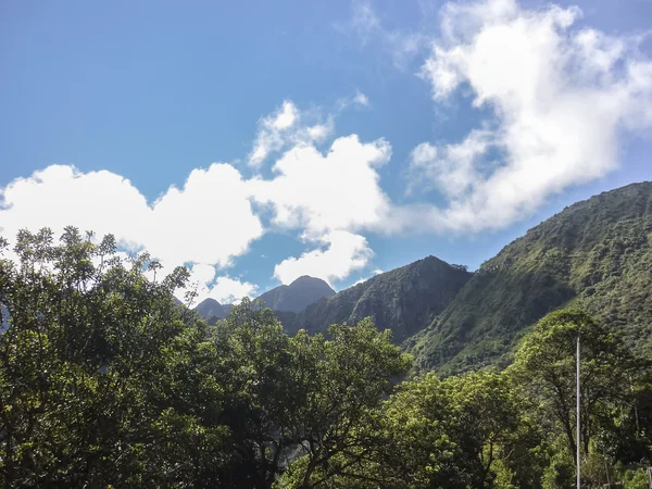 Grandi montagne Vista verso Macchu Picchu — Foto Stock