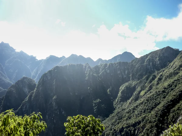 Grandes montañas en Machu Picchu — Foto de Stock