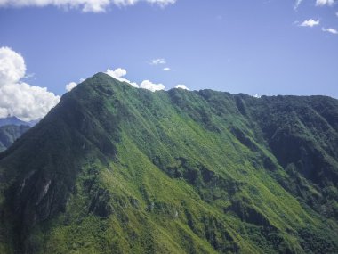machu picchu şehirden büyük dağ manzaralı