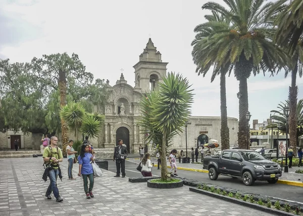 Plaza de estilo antiguo en la ciudad de Arequipa en Perú —  Fotos de Stock