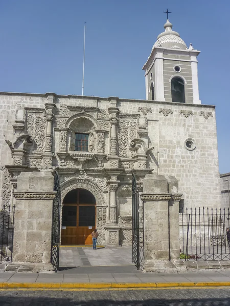 Eklektische Kirche alten Stils in der Stadt Arequipa — Stockfoto