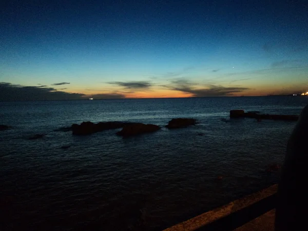 Hora del atardecer en la costa de Montevideo —  Fotos de Stock