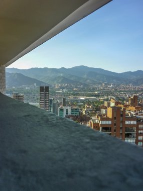 binalar ve medellin Kolombiya dağlarında