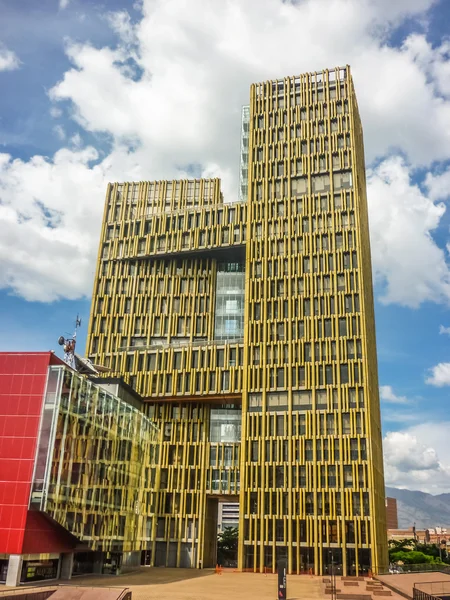 Modern binada Medellin düşük açılı görünüş