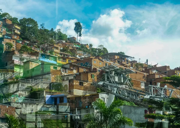 Flygfoto över dålig stad i medellin — Stockfoto