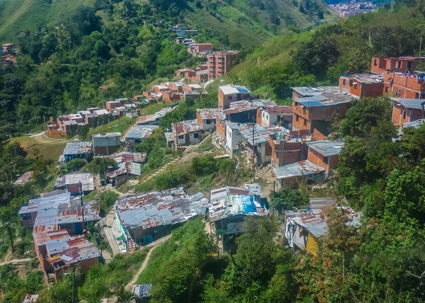 Flygfoto över dålig stad i medellin — Stockfoto