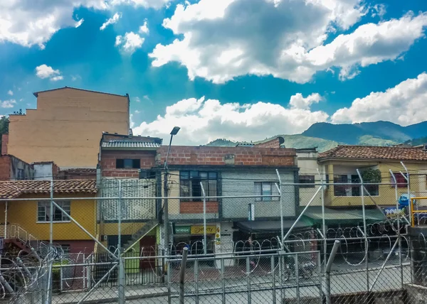 Casas humildes en Medellín Colombia —  Fotos de Stock
