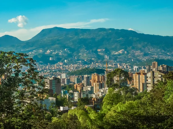 Flygfoto över Medellín från nutibara hill Stockbild