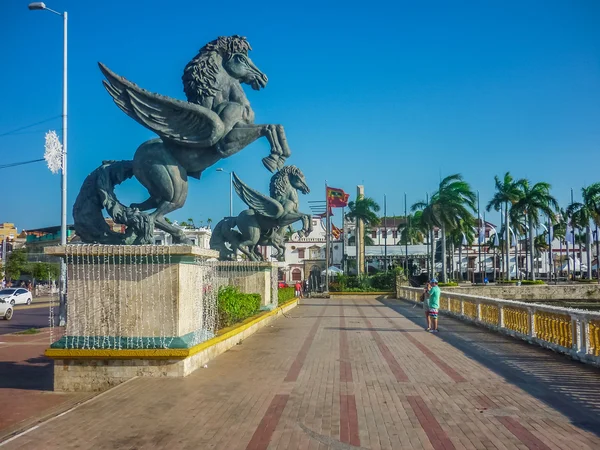 güneşli bir gün meydanda Cartagena