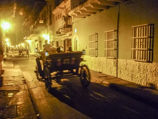 ศูนย์ประวัติศาสตร์ของ Cartagena ในเวลากลางคืน — ภาพถ่ายสต็อก