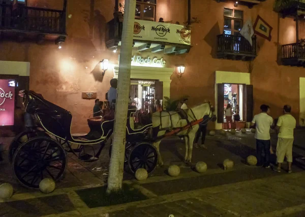 ศูนย์ประวัติศาสตร์ของ Cartagena ในเวลากลางคืน — ภาพถ่ายสต็อก