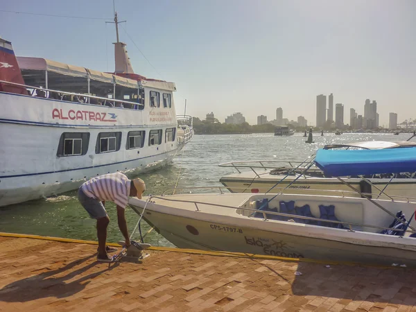 Turistiska båtar stopp i Cartagena — Stockfoto