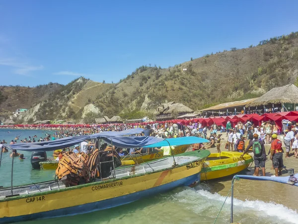 Isla del Caribe abarrotada en Colombia — Foto de Stock