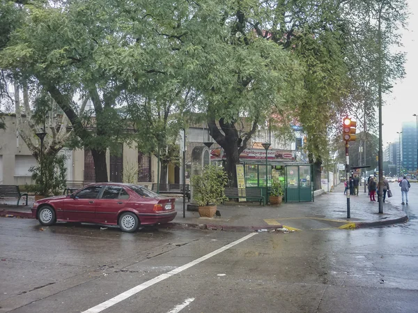 Montevideo kleine quadratische urbane szene — Stockfoto